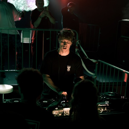 QVALLE — artist photo
