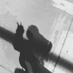 Shins Underwater (2021) - w Olisanderson