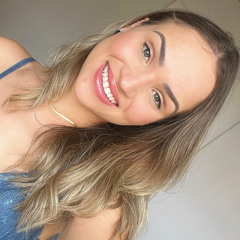 Déborah Oliveira