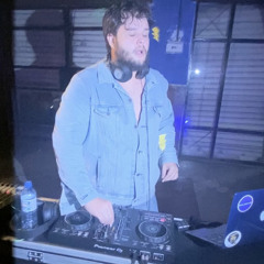 Lucrécio Arrais (DJ SENTADO)