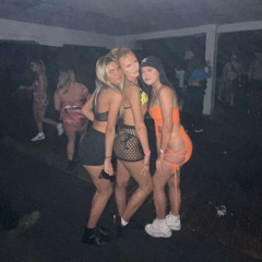 Courtney Walkerx