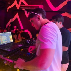 DJ CËŁØ