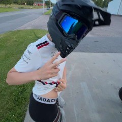 𝓜𝓮𝓵𝓵𝓮𝓣𝓲𝓬