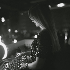 Miki Love - Beyond Borders #15