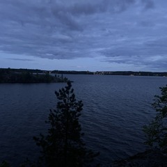 mjäy