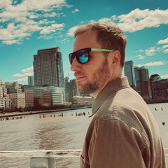 Chris Hanson