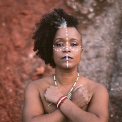 MonÁxi - Daughter of the Earth