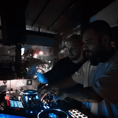 Gioli & Asia - Inside Your Head (Men In Deck Remix)