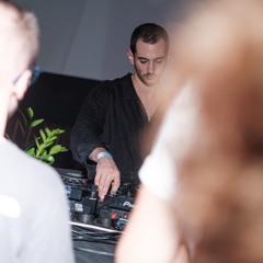 Den | Koeves