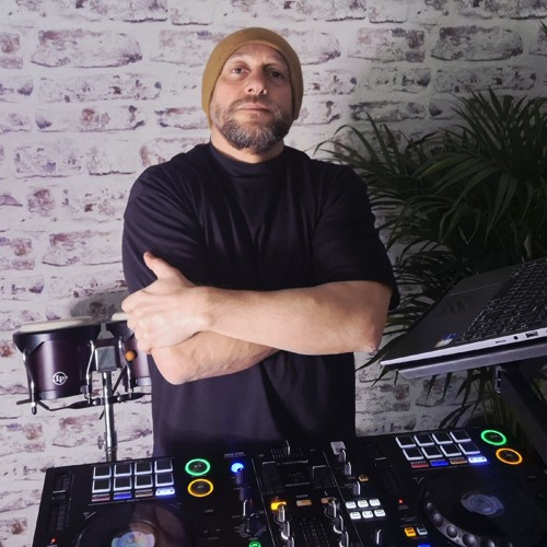 DJ Simon B "The Soulful Sounds Of" — artist photo