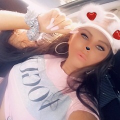 Nicolle Marie