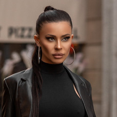 YULIA BLOSS