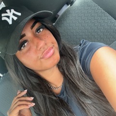 elliethwaitesxo