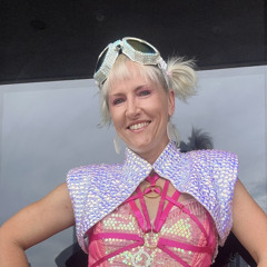 Kelly Burge/ HellsBellsKells
