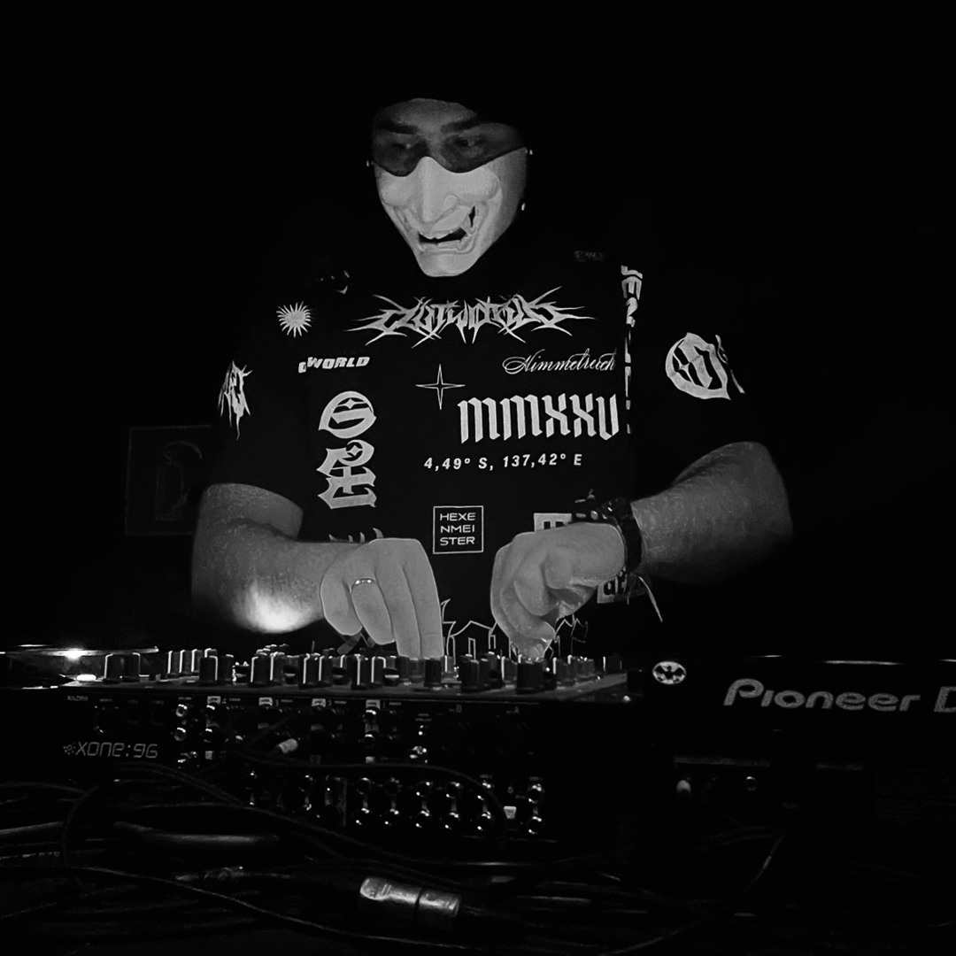 Stream Elvis Crespo - Suavemente | Saamu Schranz Edit (FREE DL) by Saamu |  Listen online for free on SoundCloud