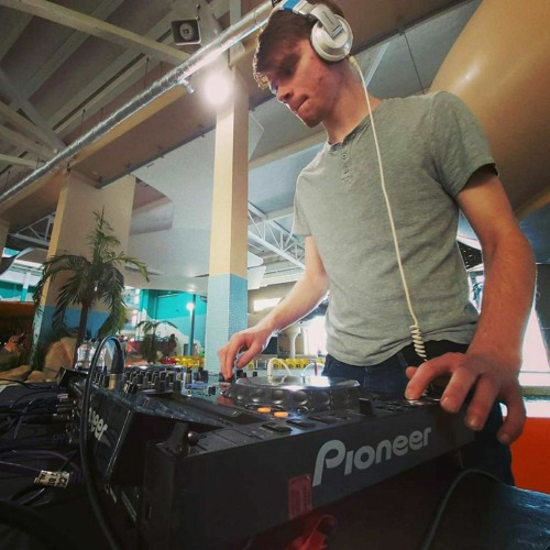 Avicii vs Rick Astley - Never Gonna To Wake You Up