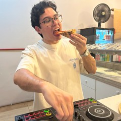 House Music DJ Set in a Pizzeria