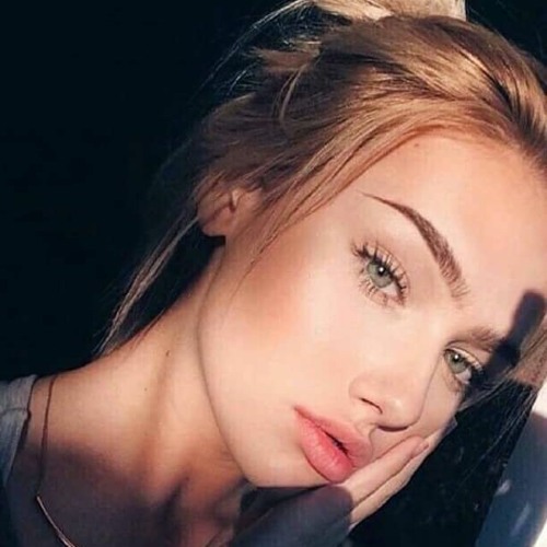 Alinaanouilhroganggf’s avatar