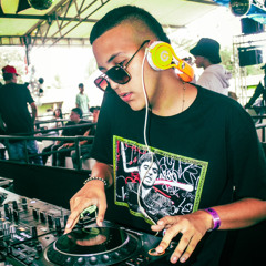 TRIANA DJ