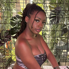 Saskia Pearl 🐝 | LONDON'S LITTEST GIRL⚡️