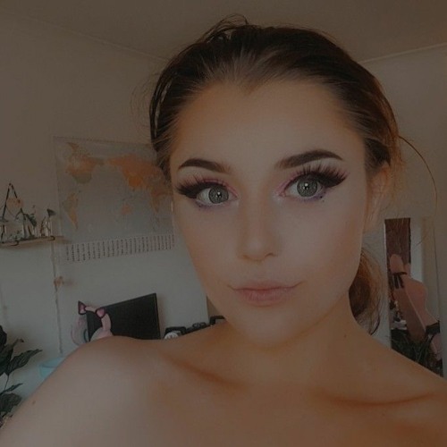 Rebecca Grand-court’s avatar