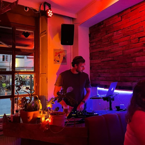 01 trying some DnB