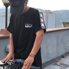 L A D I E R CARDONA DJ