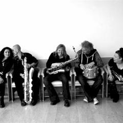 Tiptons Saxophone Quartet & Drums