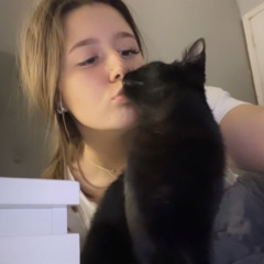 chloe x