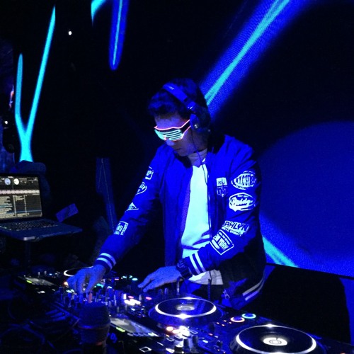 DJ Kazem Warm Up Club’s avatar