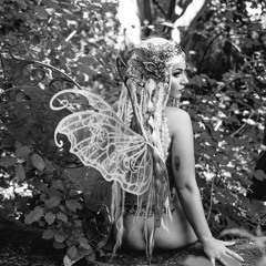 Saskia.