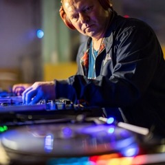 YVES  DE  L'EST