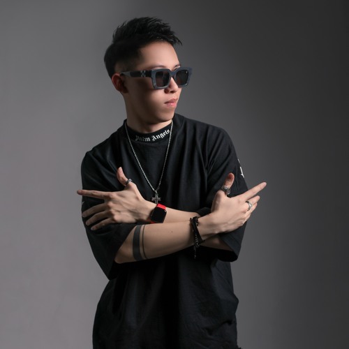 CHIEC KHAN GIO AM - KIEN UK X JIND REMIX FULL