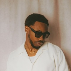 Elton Aura