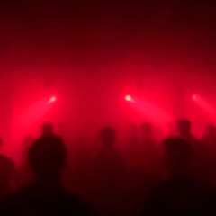 4NDY