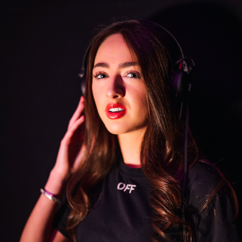 Kaci-Lea Lynch Performing