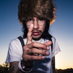 RICKY (@nowyoursistoo)