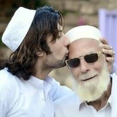 اكرم حان