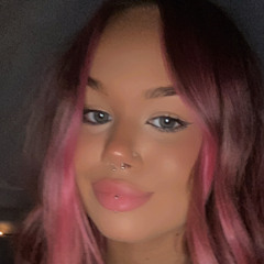 Charlotte nield