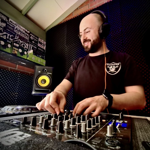 Stream Zee music Listen to songs, albums, playlists for free on