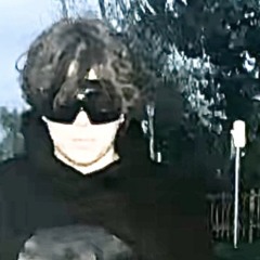 CALEN! (@kissmeonthetopfloor)