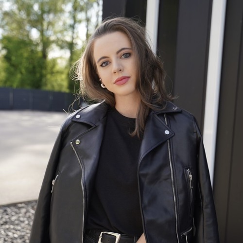 JULIA PRUNK — artist photo