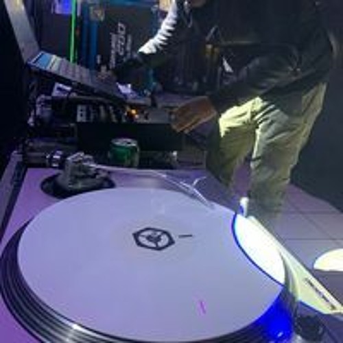 DJ VICK MIX’s avatar