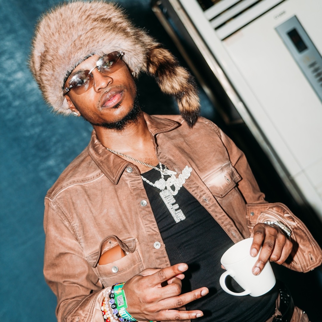 Stream CHOW LEE music | Listen to songs, albums, playlists for