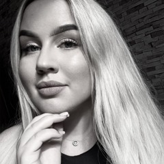 Emiliaaa_