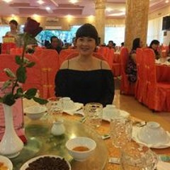 Hồng Hạnh Trần