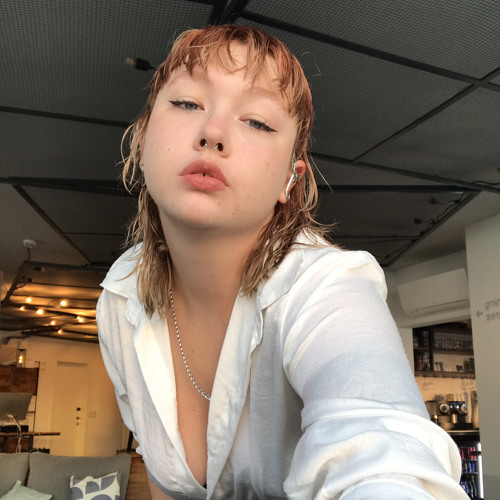Luciana W’s avatar