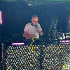 DJ Neil Curtis