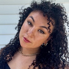 kelsey with the curls