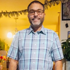 Russell Links Official